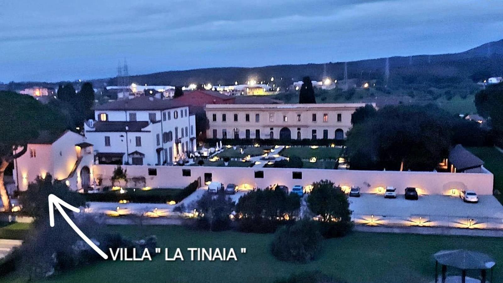 La Villa Apartments Tinaia - Excellent For Sardegna & Corsica - 6-8 Beds - Private Parking Included With Camera Livorno Exteriér fotografie