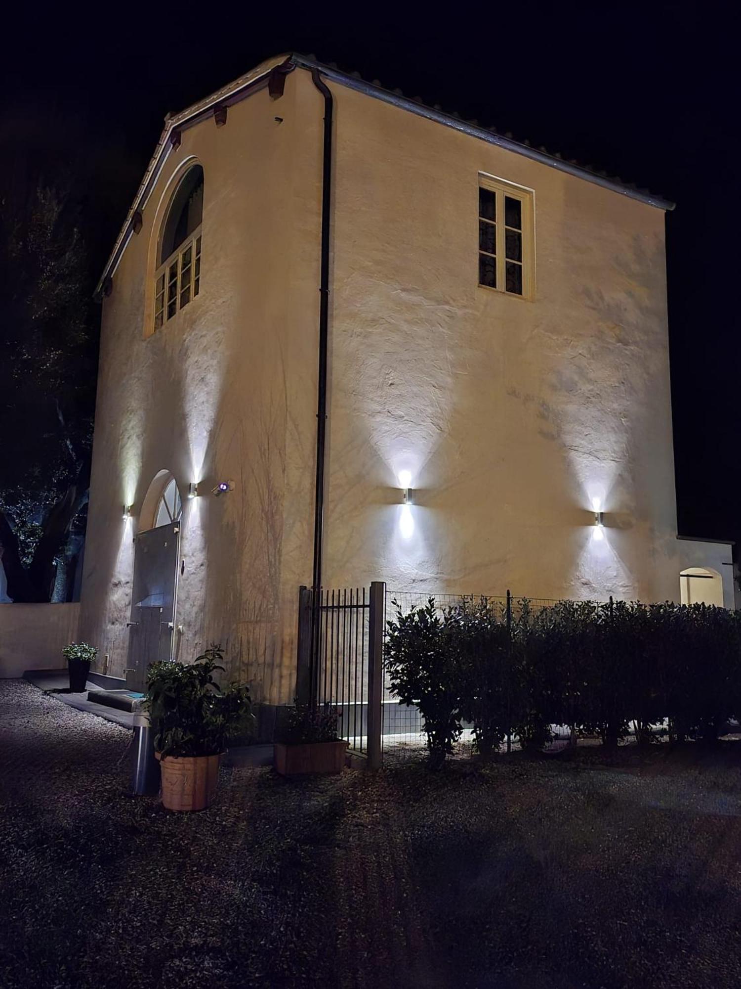 La Villa Apartments Tinaia - Excellent For Sardegna & Corsica - 6-8 Beds - Private Parking Included With Camera Livorno Exteriér fotografie