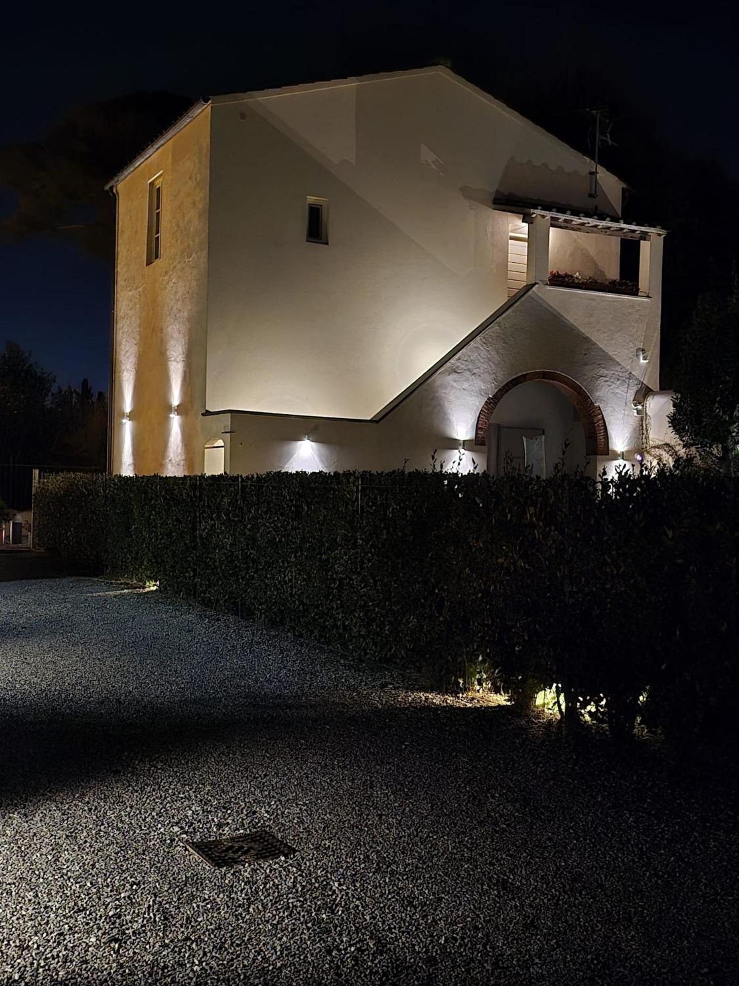 La Villa Apartments Tinaia - Excellent For Sardegna & Corsica - 6-8 Beds - Private Parking Included With Camera Livorno Exteriér fotografie