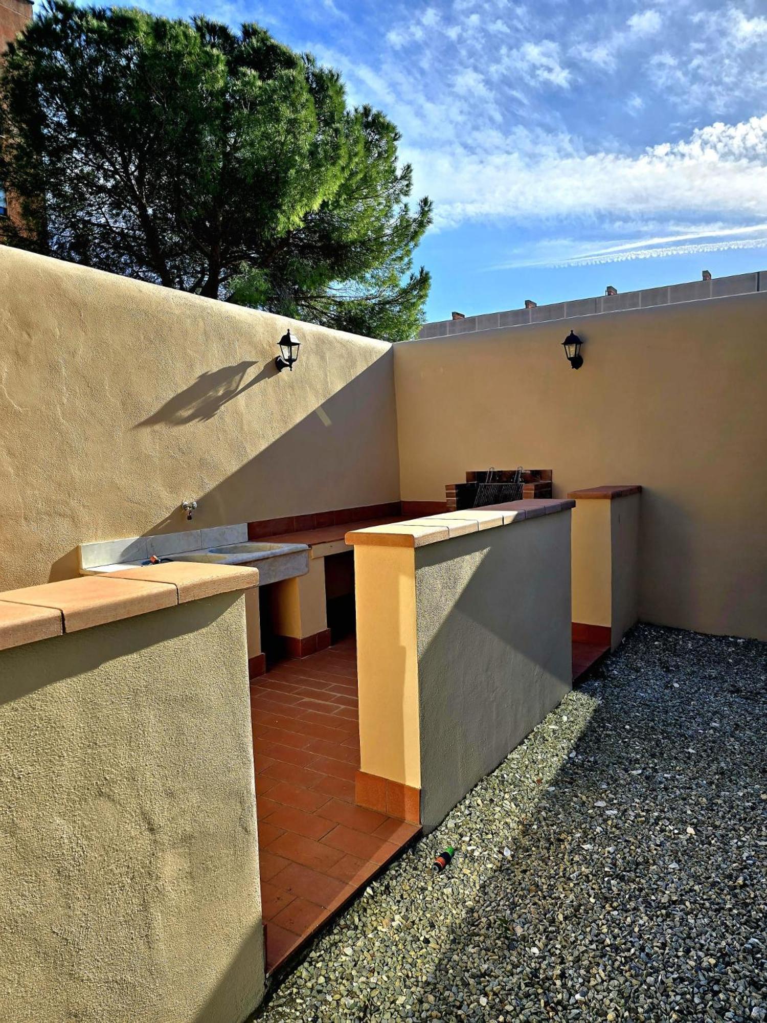 La Villa Apartments Tinaia - Excellent For Sardegna & Corsica - 6-8 Beds - Private Parking Included With Camera Livorno Exteriér fotografie